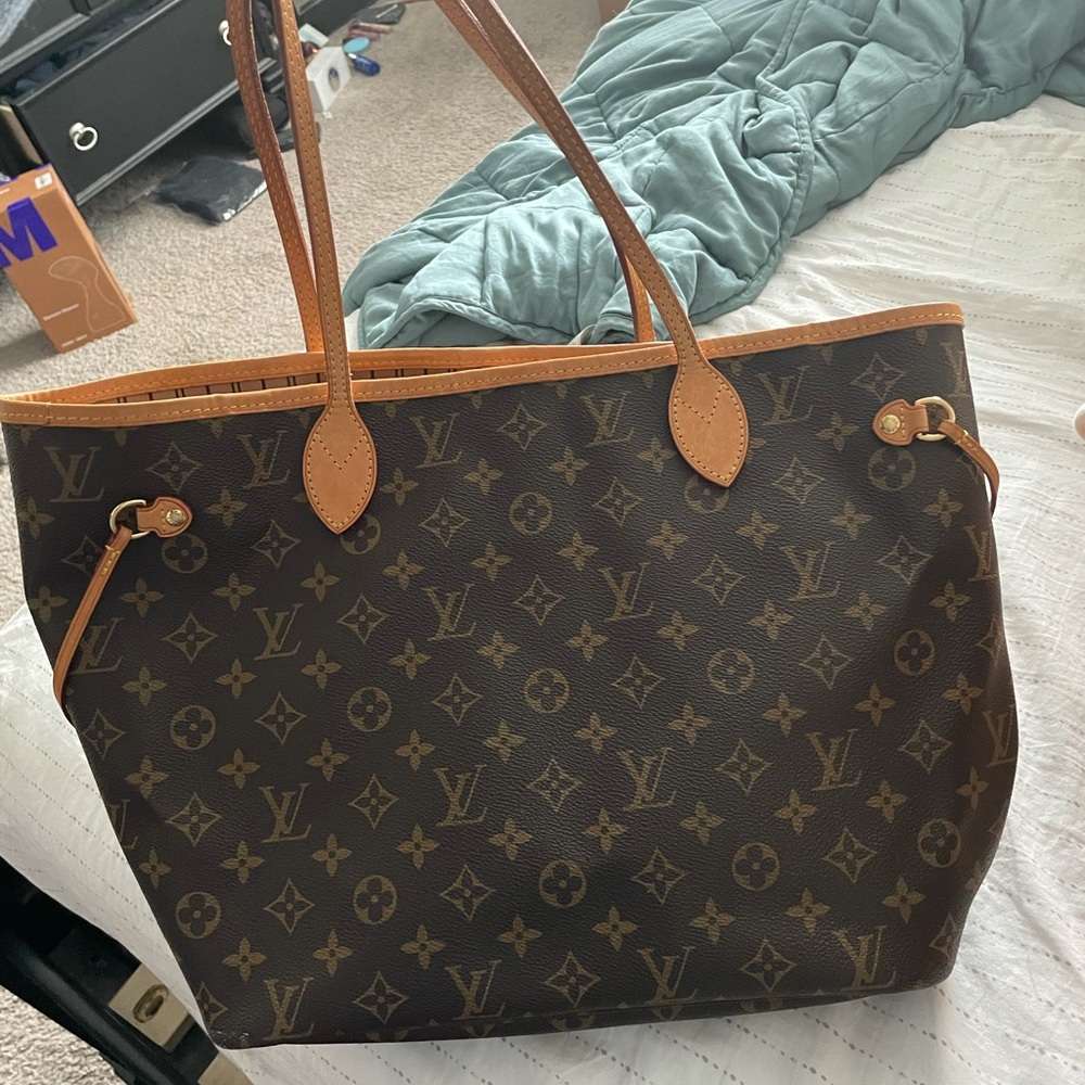 Louis Vuitton authentic neverfull MM